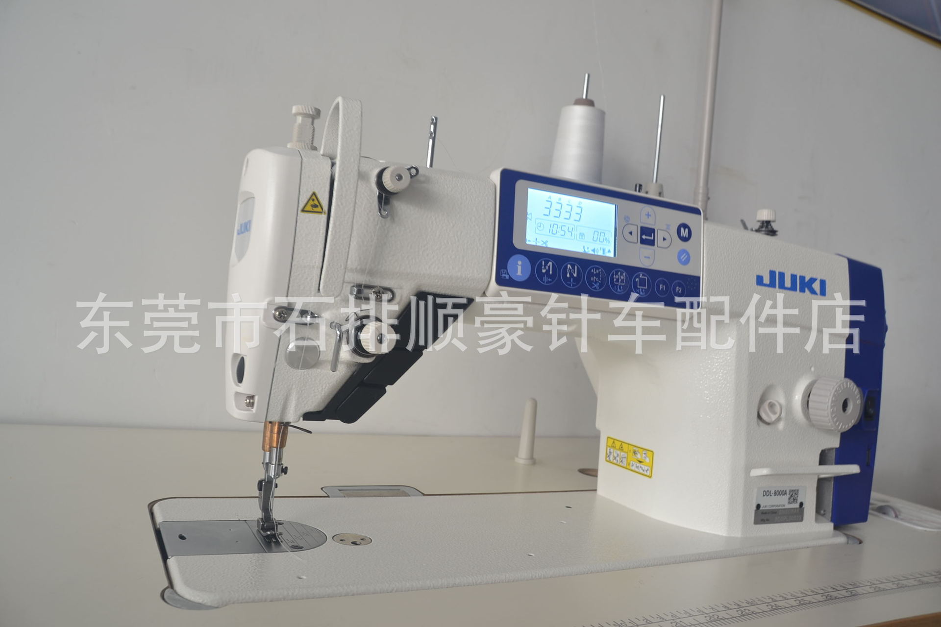 Venta al por mayor Japón juki máquina pesada industrial automática computadora máquina de coser plana gruesa y delgada todo-comer eléctrico máquina de coser de coche plano