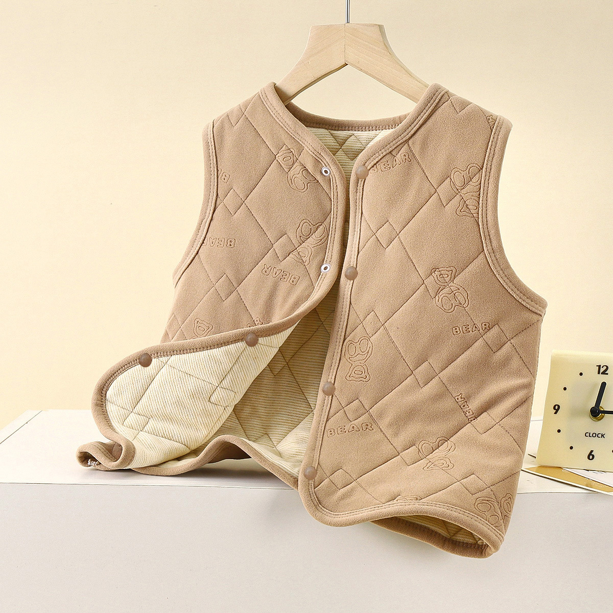 Nuevo algodón de invierno, seda de seda gruesa, se puede usar en el exterior con uniforme escolar, artefacto mágico de calentamiento para niños y niñas, conjunto de chaleco