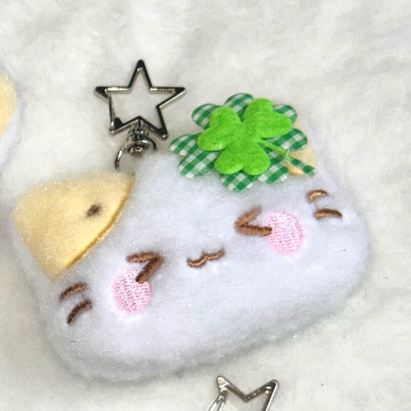 自制棉花猫咪四叶草卡通可爱萌公仔少女心胸针发夹学生钥匙扣礼物|undefined