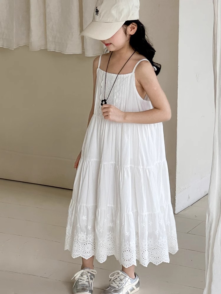 Vestido de tirantes para niña Little Red Fish 2025 Nuevo vestido de princesa de estilo occidental para niños de verano Falda larga para niños coreanos