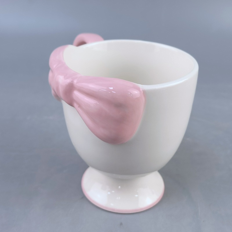 Creativo y exquisito corazón de una niña arco taza de helado de cerámica de alto valor de cara taza de café taza de postre taza de pies altos