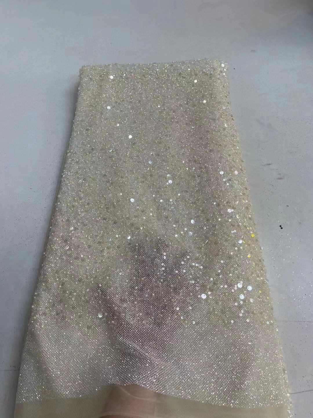 En stock 3mm cuentas de oro lentejuelas tela vestido de boda bolsa de ropa para niños cheongsam moda DIY tela JX2638