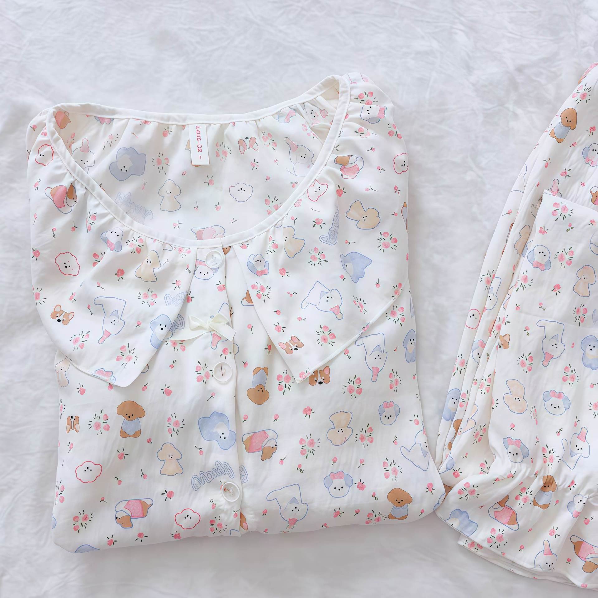 Con cojín de pecho en vivo explosivo otoño nube de algodón pijama de cuello redondo de manga larga pantalones largos de dibujos animados para estudiantes set de ropa para el hogar