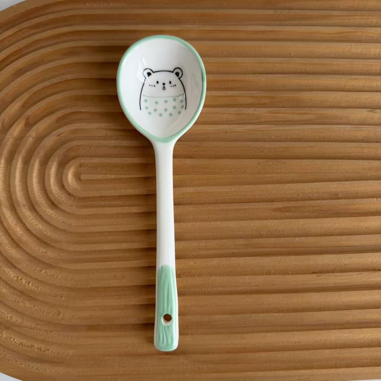 폴카 도트 곰