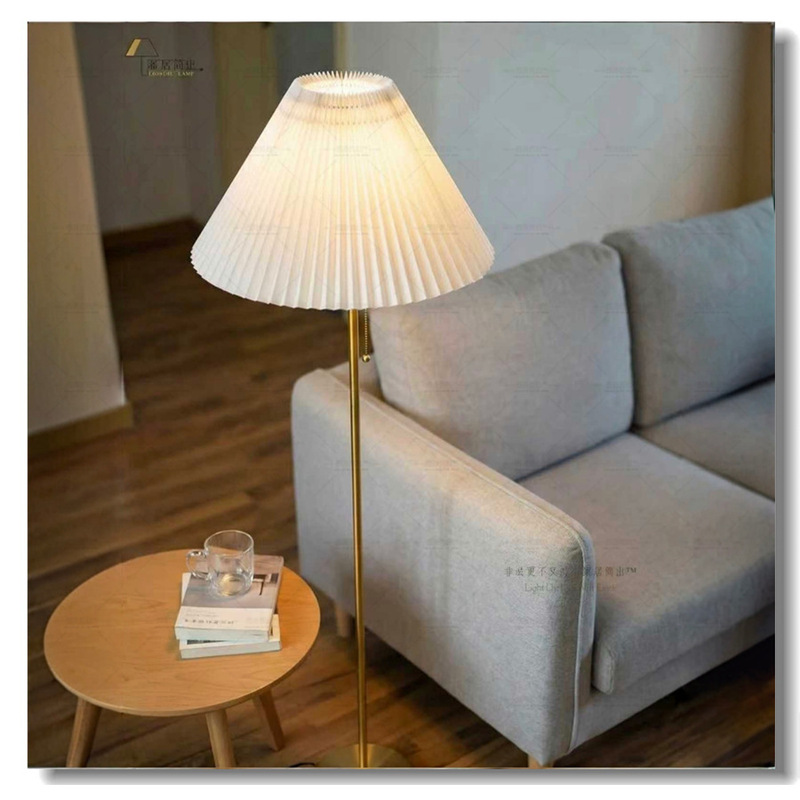 Retro Pleated Floor Lamp for Living Room Ambiance, Vintage Table Lamp Next to Sofa, Standing Bedroom Bedside Lamp