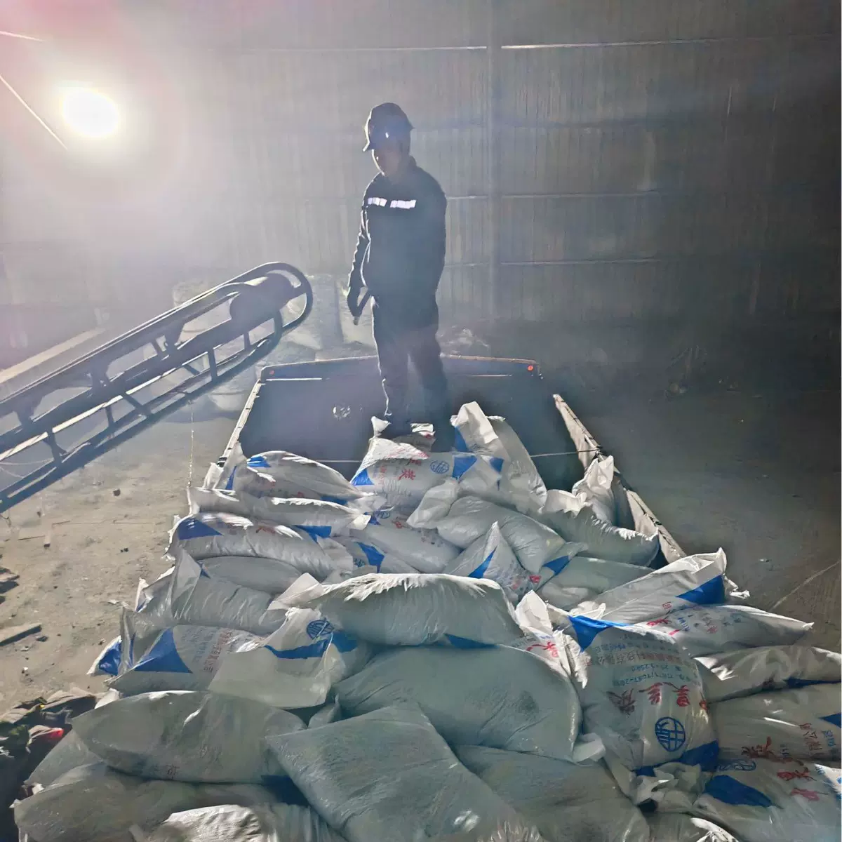 销售25KG袋装兰炭小料 蓝炭 民用取暖 环保兰炭 外贸出口兰炭