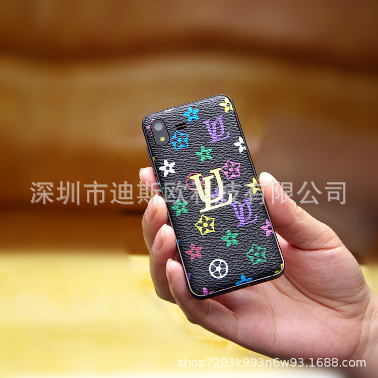 Y918黑色手持实拍图