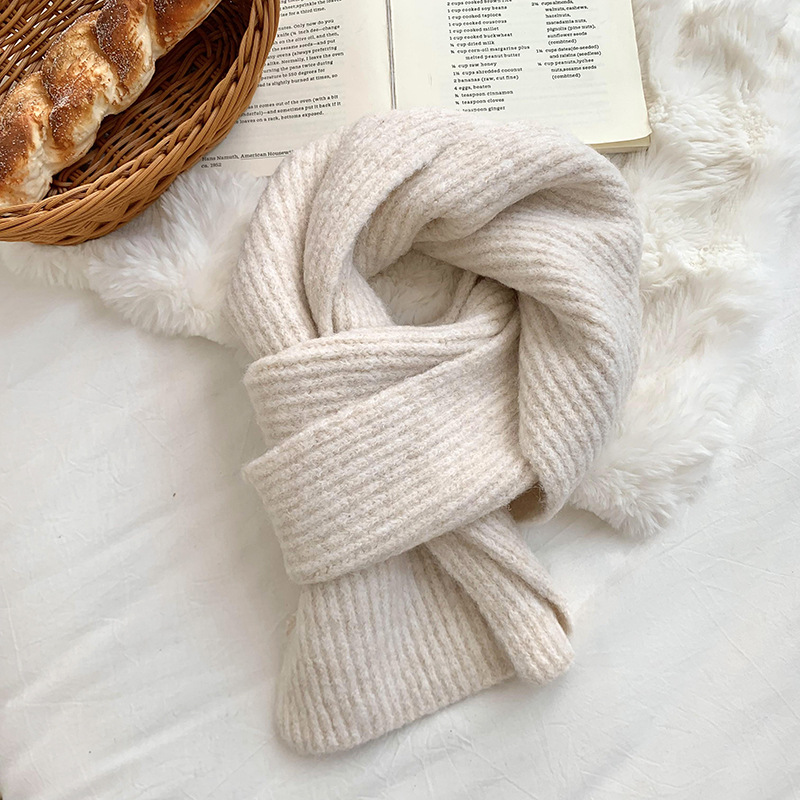 Bufandas coreanas para mujeres 2025 otoño y invierno nuevo color sólido suave glutinoso versátil simple bufandas de punto de lana al por mayor