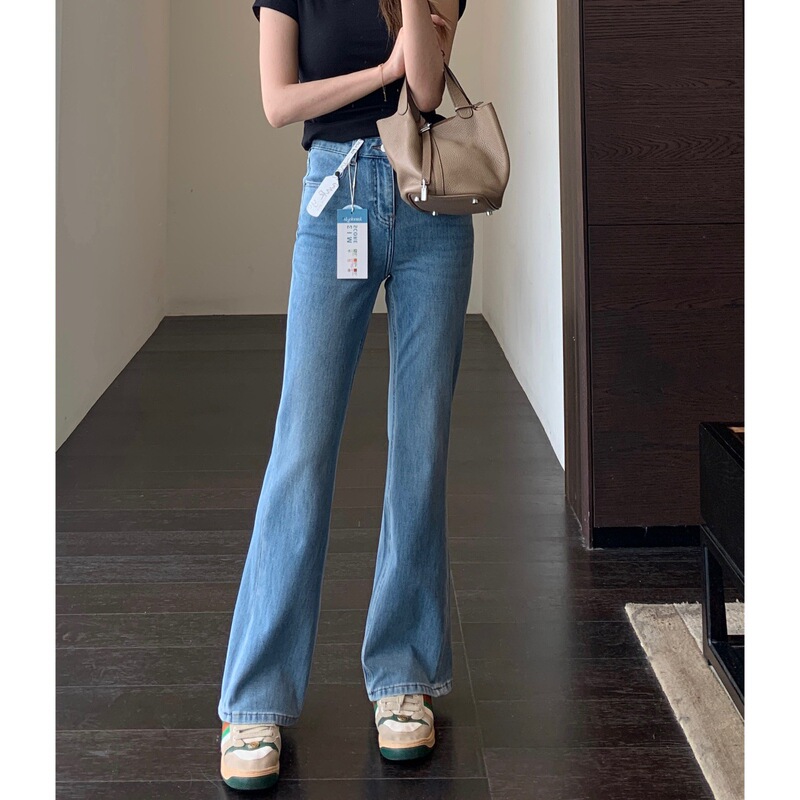 Amr Uu ◆ The Fit Is Perfect, Makes Legs Look Longer, High-Waisted, Slimming Straight-Leg Pants, Slightly Flared Jeans for Women, New Spring/Summer 2026 Model. Amr Uu ◆ The Fit Is Perfect, Makes Legs Look Longer, High-Waisted, Slimming Straight-Leg Pants, Slightly Flared Jeans for Women, New Spring/Summer 2026 Model.