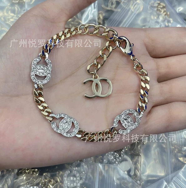 Real Shot of High-Quality Chanel-Style Double C Gold-Colored Cuban Chain Set Necklace for Women, Trendy Fashion Bracelet, Factory Direct Sale