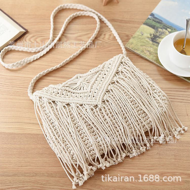 Fresh woven ethnic shoulder bag