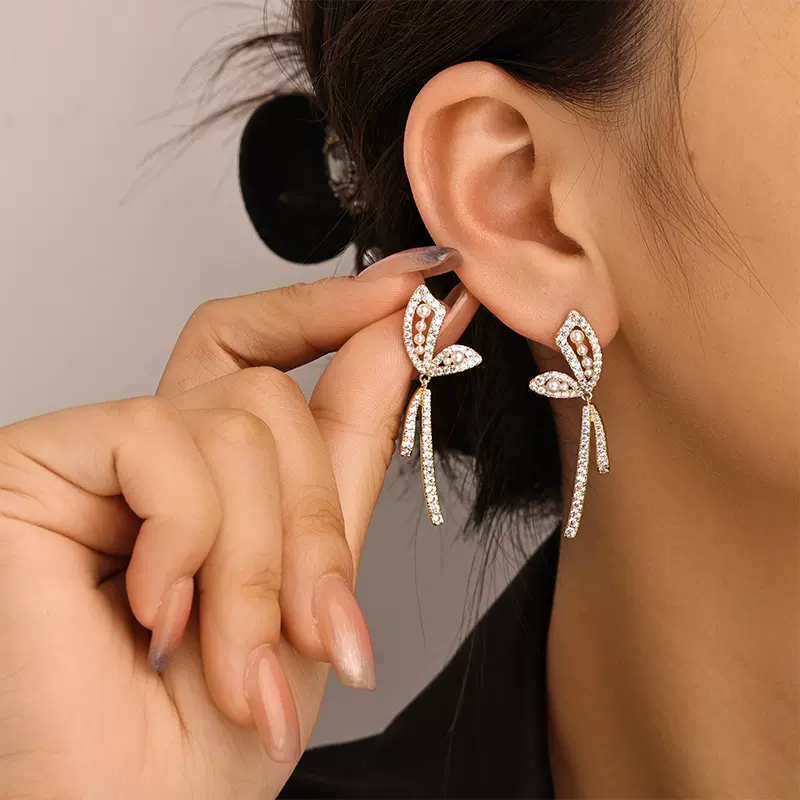 外贸网红珍珠耳环法式复古轻奢小众高级感耳钉女韩版气质Earrings