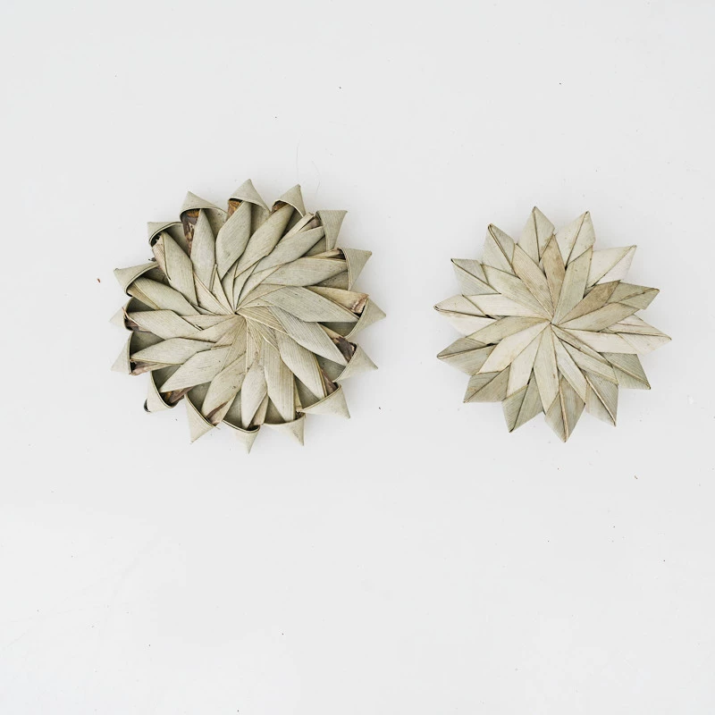 Принадлежности для птиц-попугаев Пальмовые листья плетеные, кусая цветы