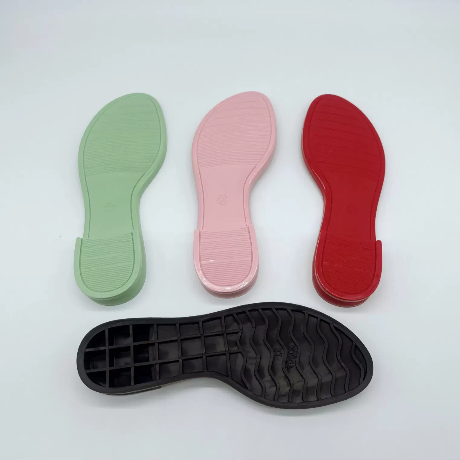 鞋底厂家直销PVC女凉拖鞋绣花鞋大底工艺外贸出口跨境非洲SHOES