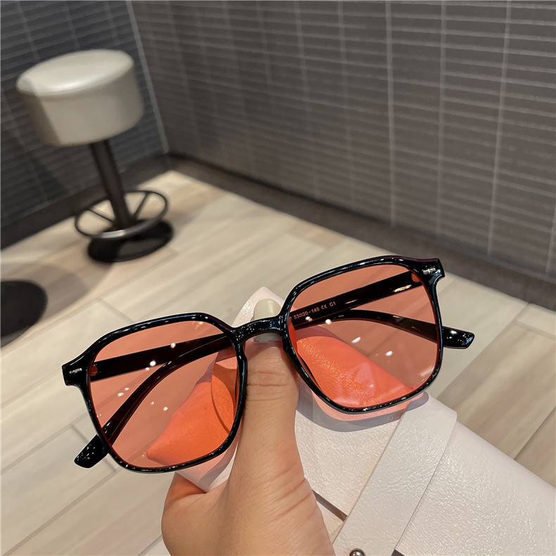 黑框红片 (3).jpg