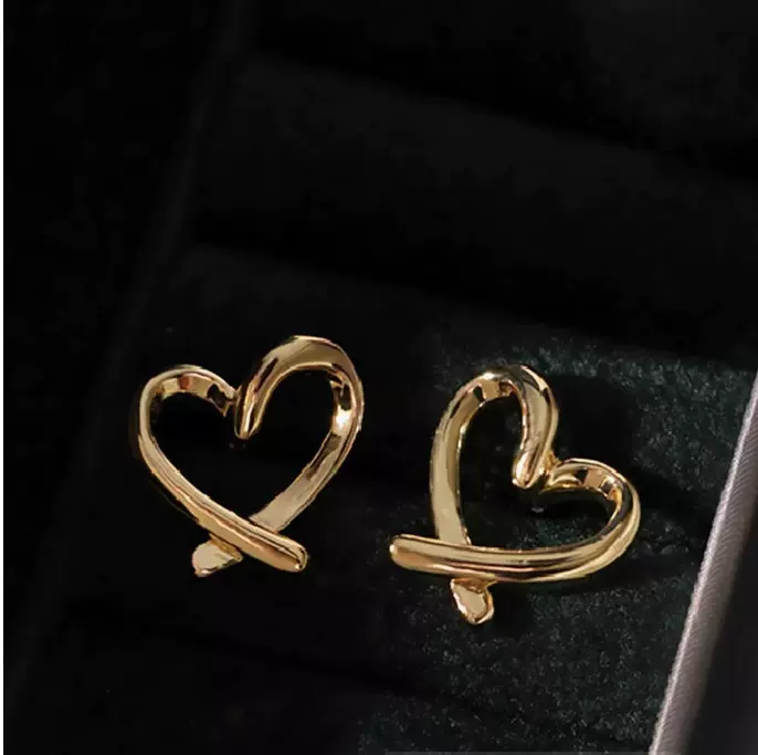 甜美优雅通勤日常耳环小巧爱心简约气质小众耳钉蚊香盘无耳洞耳夹