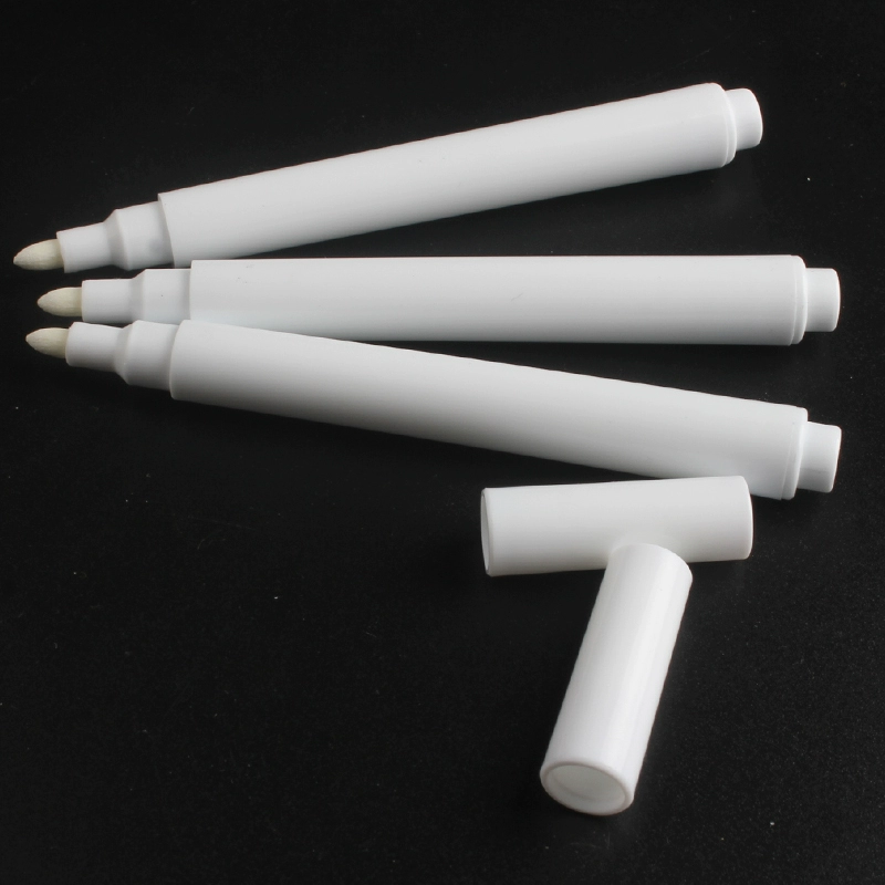 Стирачивая белая доска, школьная кисть
