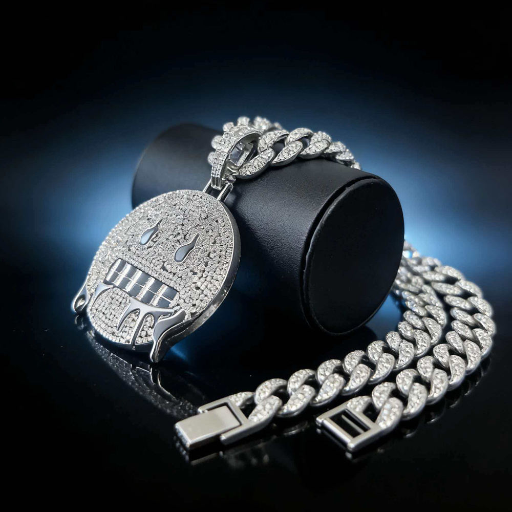 Ventas transfronterizas calientes de hip-hop cara de hielo emoji colgante personalidad cara sonriente aleación de diamantes cadena cubana al por mayor