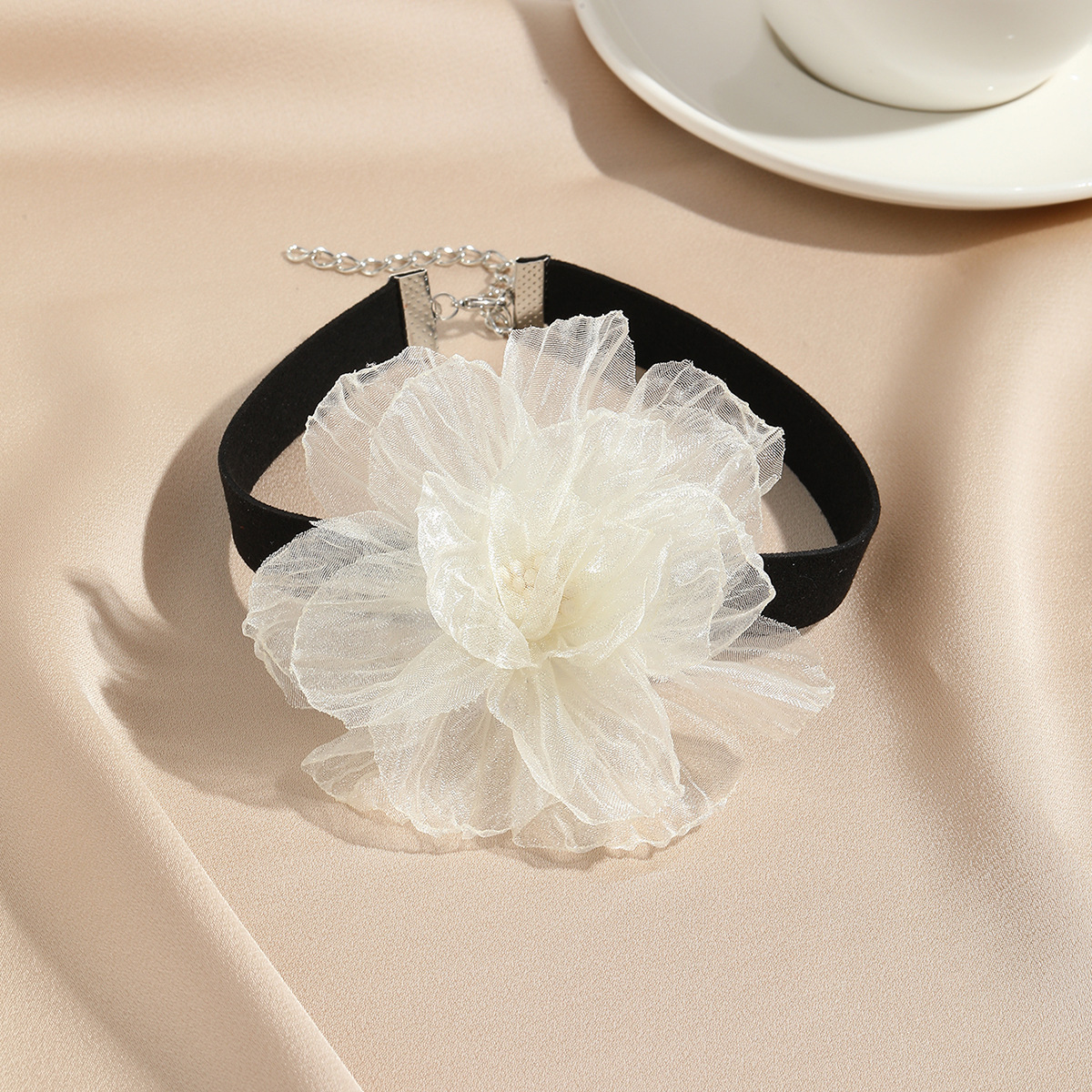 collana di fiori fantasma in vendita calda collana di rose in tessuto con fiori in pizzo collana di fiori_voghion.com