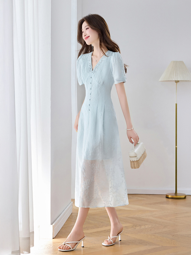 Đầm maxi nữ thêu hoa cổ V thắt eo phong cách cổ điển dài — màu xanh nhạt, màu sắc