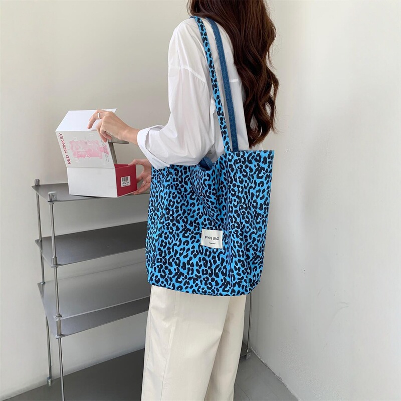 2025 New Leopard Print Fashion Pattern Women's Bag Shoulder Autumn and Winter Korean Handbag Women's Commuting French Style Tote Bag