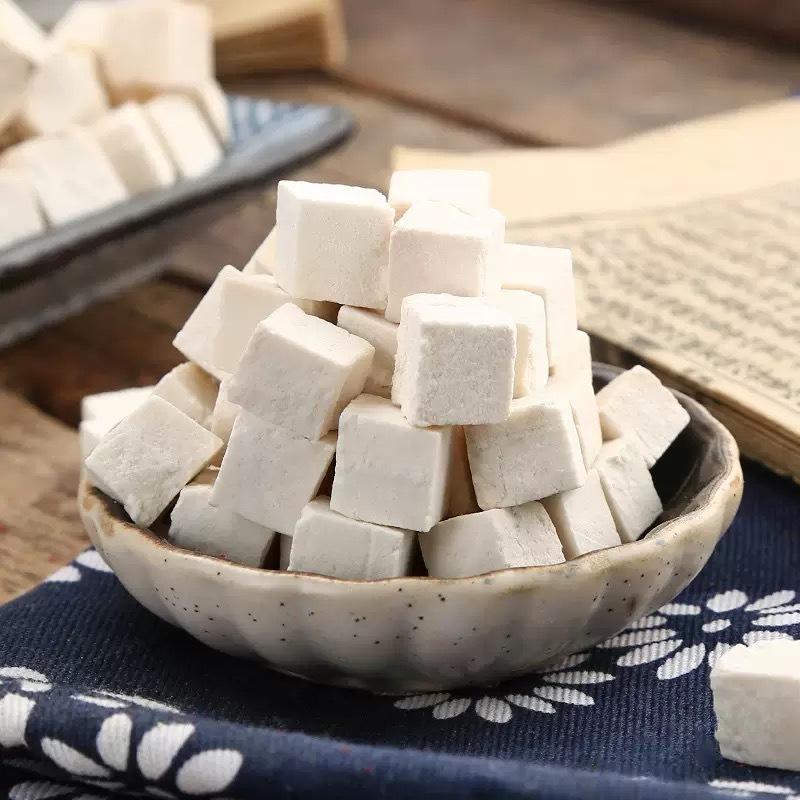 White Poria Fu Ling 500g Dried Poria Cubes for Tea Soup and Decoction overview