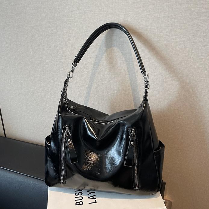 Bolsos de gran capacidad para mujer 2025 nuevo bolso de súper fuego de comercio exterior Bolso de axila de un solo hombro de varios bolsillos