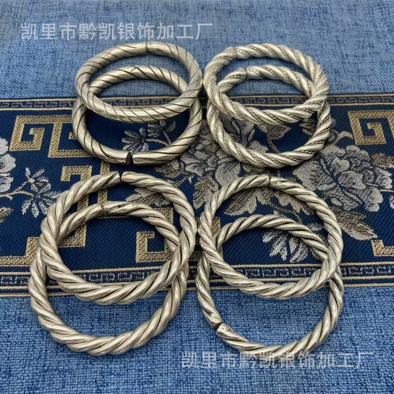Factory Direct Hair Tornado-Shaped Openable Bracelet Crafts Handmade Factory Direct Hair Tornado-Shaped Openable Bracelet Crafts Handmade