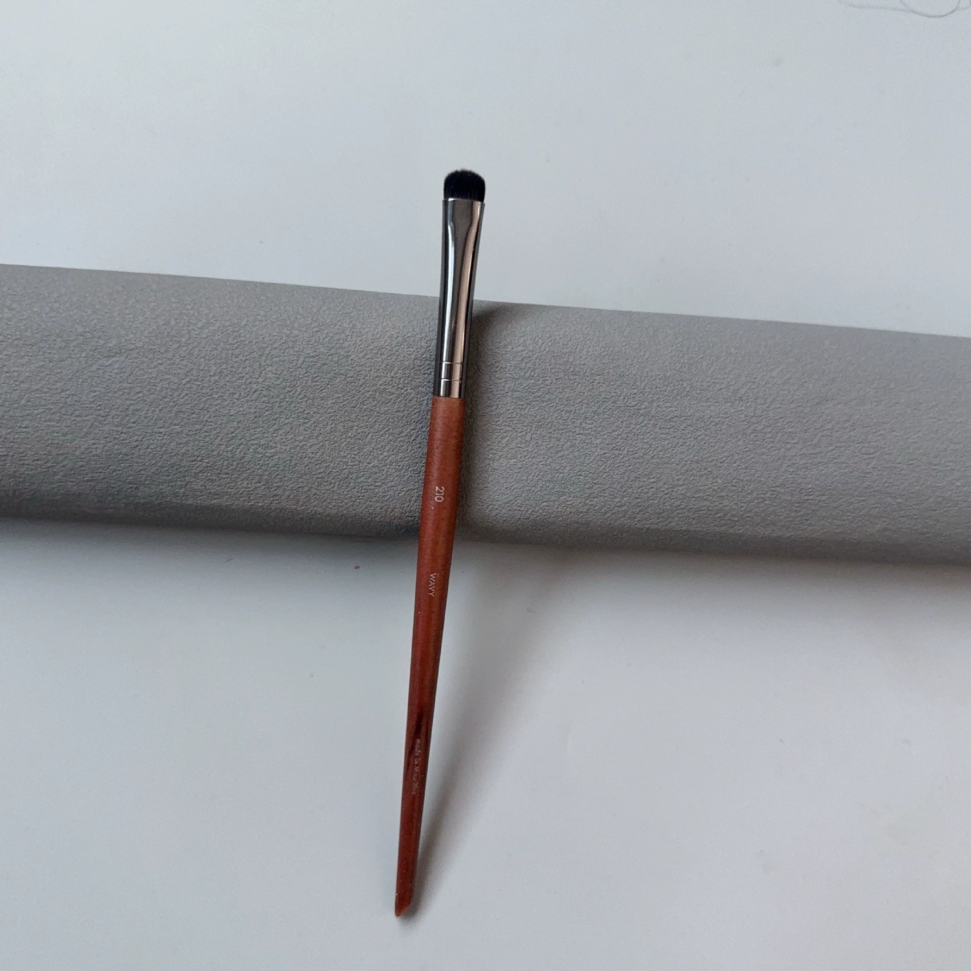 Brush, face blush, foundation, highlighter, eye pencil, full set