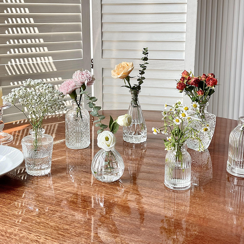 Retro light luxury relief transparent French glass small vase inS…