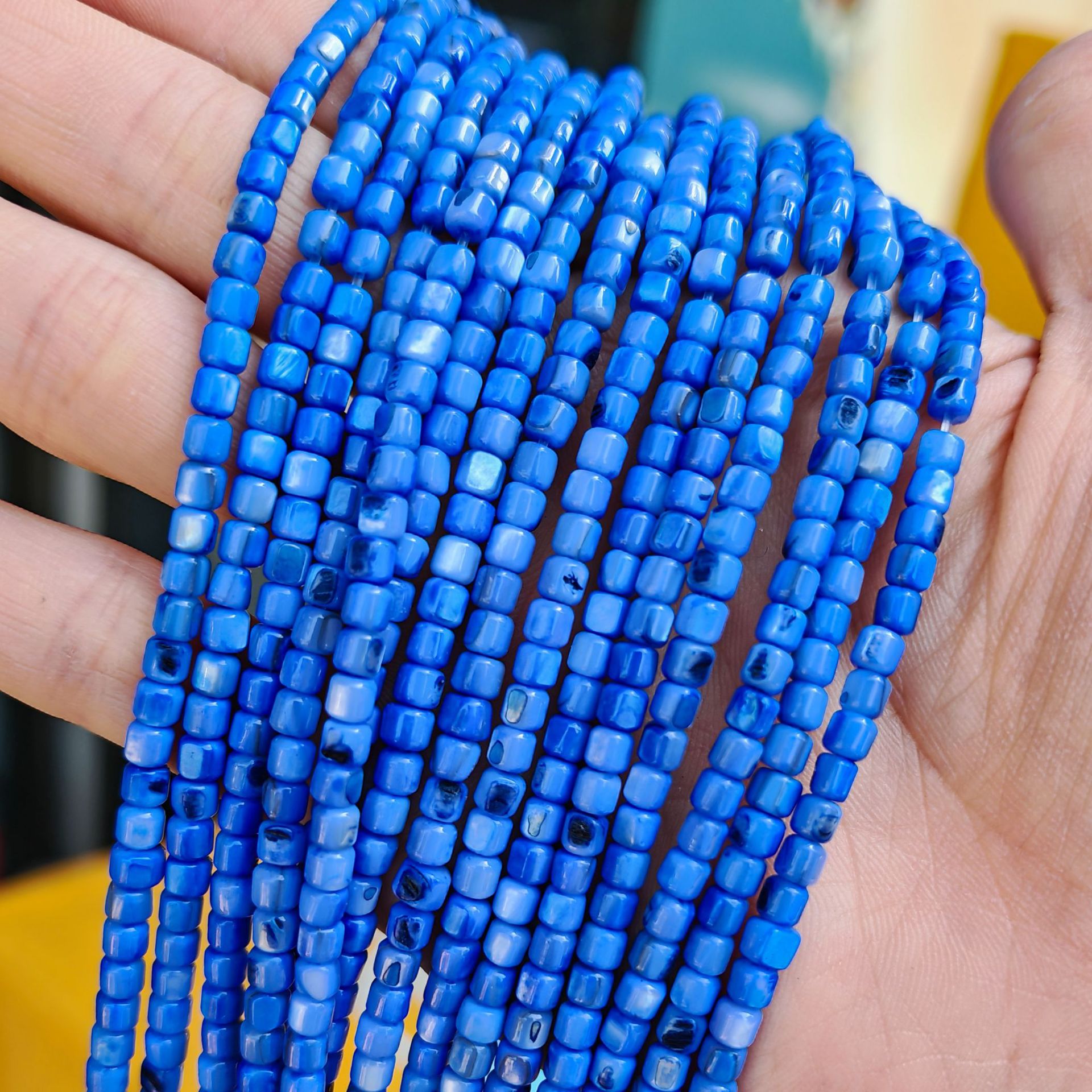 Bebé de agua dulce-azul