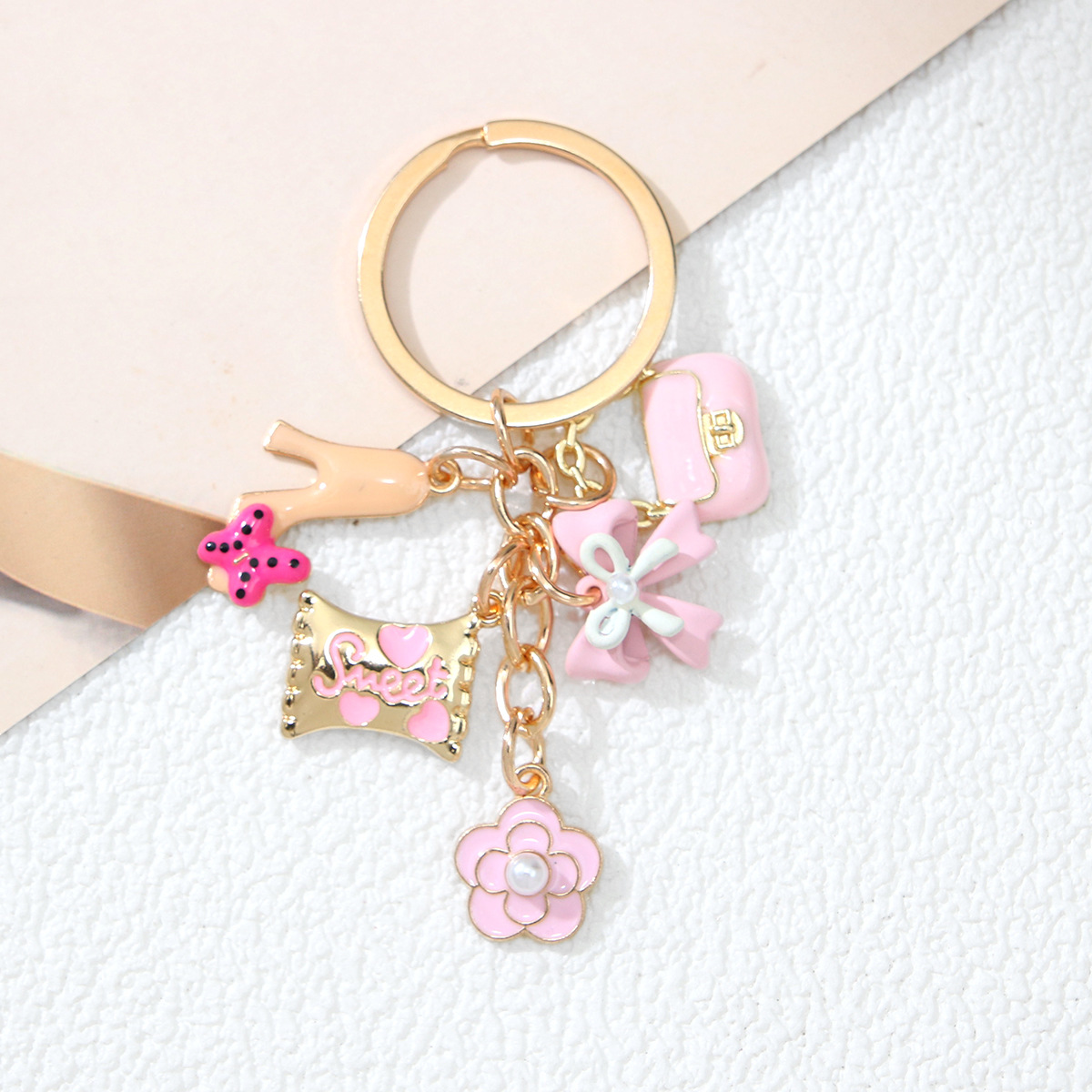 Llavero Colgante de Aleación Esmaltado, Decorativo para Bolso y San Valentín image 4