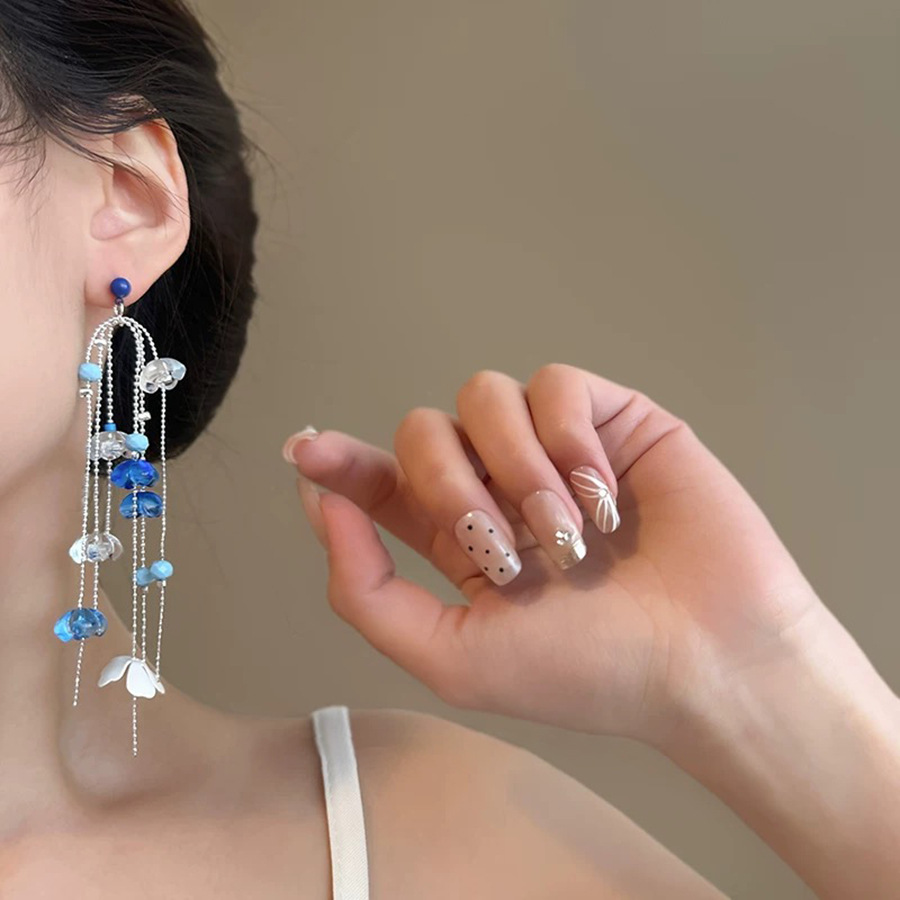 Pendientes de borla de flor de acrílico con aguja de plata, pendientes de diseño único, pendientes de moda de todo fósforo, sentido de clase alta de nicho