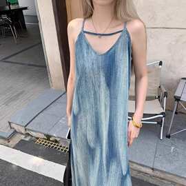 秋夏款晕染牛仔吊带连衣裙女夏季设计感小众气质显瘦直筒长裙女装