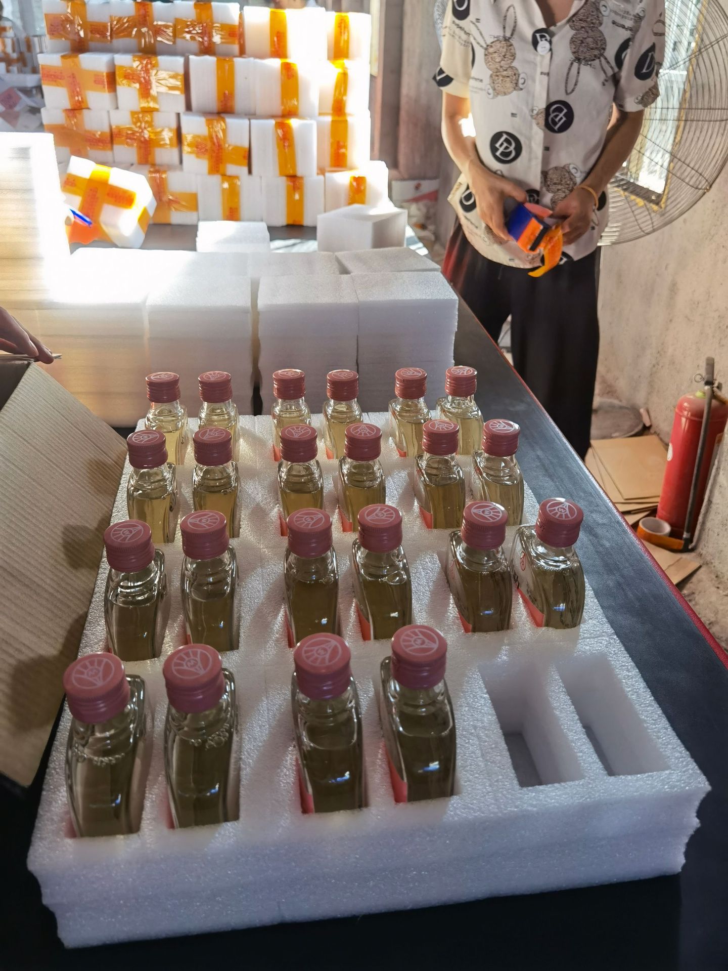 厂家供应白色珍珠棉酒瓶缓冲快递包装泡沫/酒瓶2瓶装缓冲包装