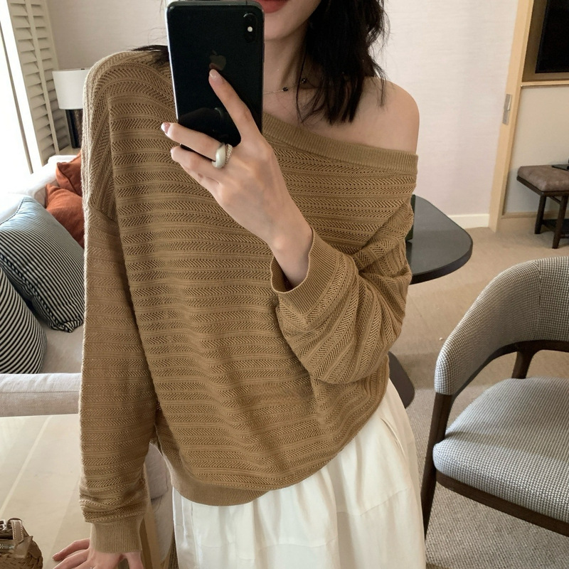 Sweet and Elegant Off-Shoulder Knit Top 2026 Autumn Long-Sleeve Elegant Women's Top Sweet and Elegant Off-Shoulder Knit Top 2026 Autumn Long-Sleeve Elegant Women's Top