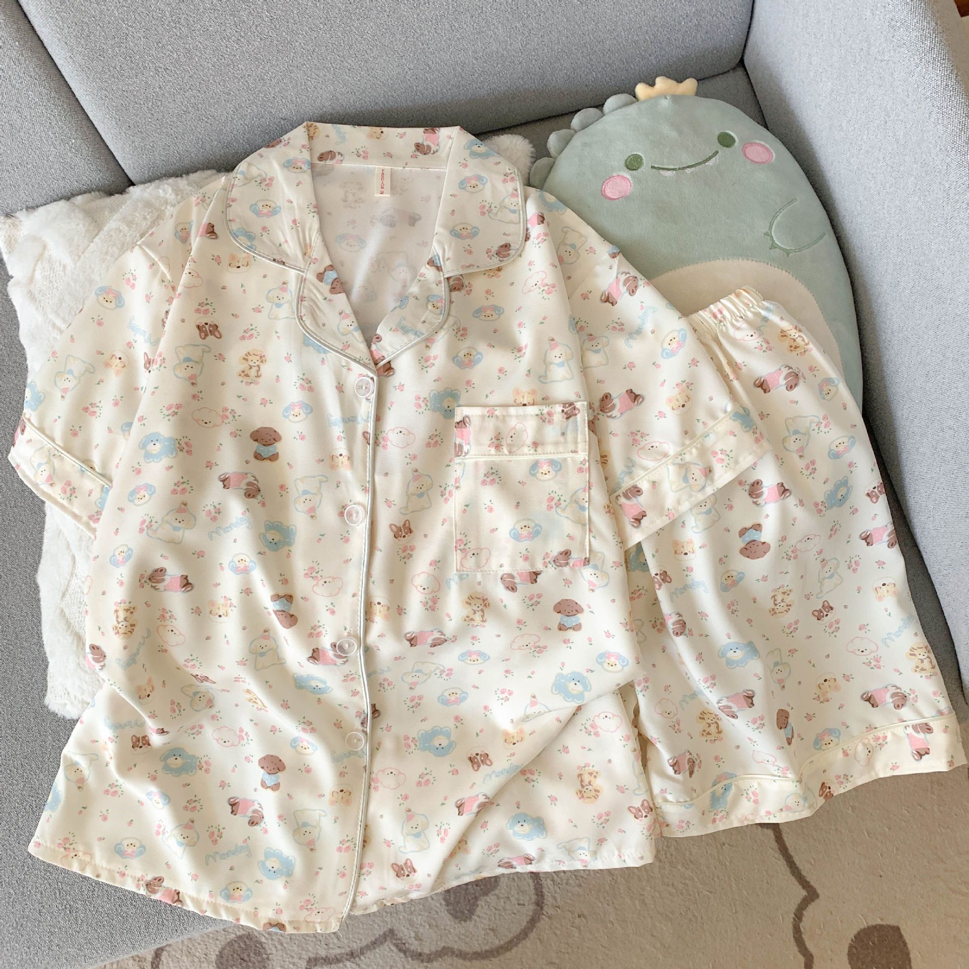 Venta al por mayor transfronteriza de nuevo estilo de seda de hielo elástico de cuatro lados pantalones cortos finos de manga corta traje de pijama mujer verano dulce dibujos animados servicio a domicilio