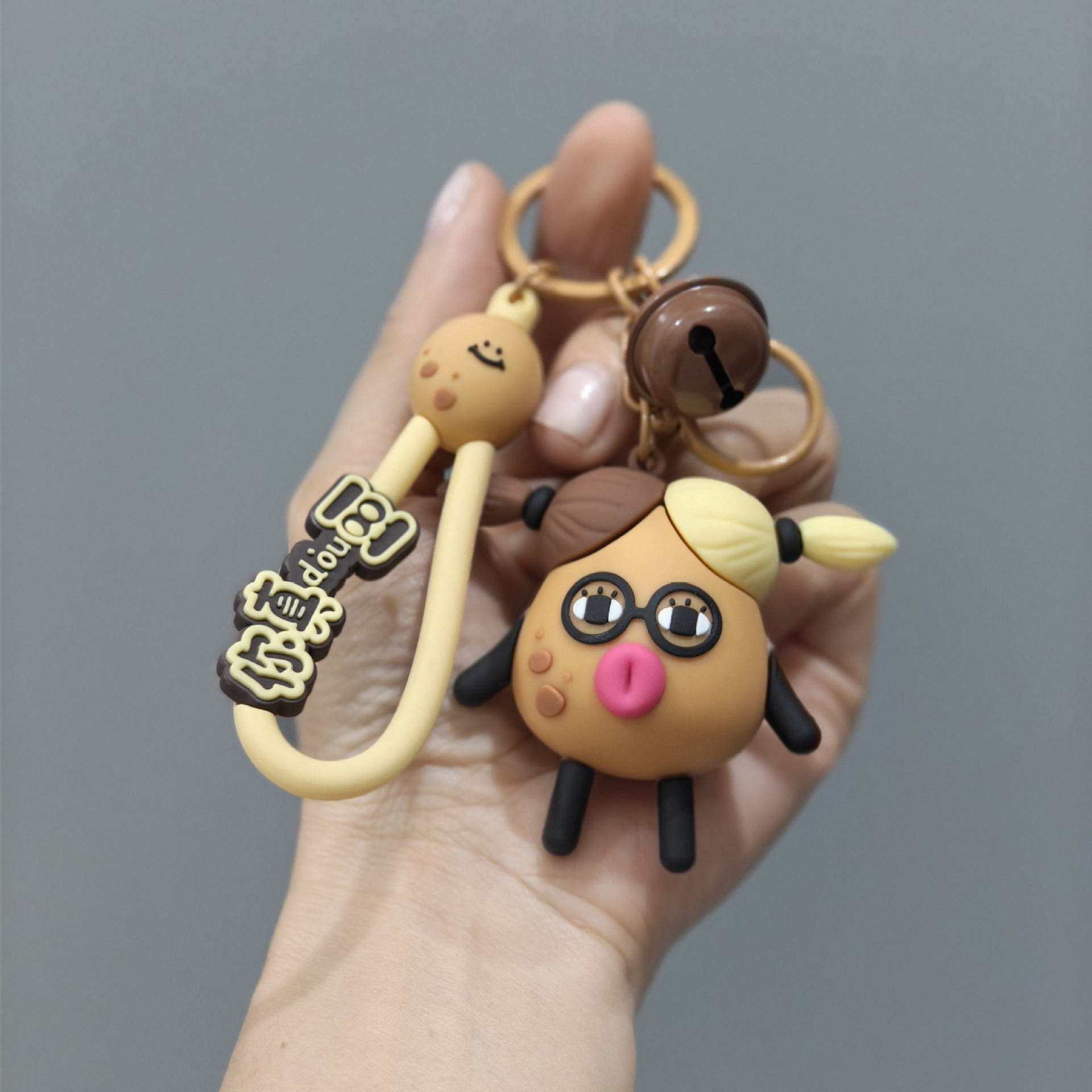 Creativo feo, bonito, frito, patata, monarca, llavero de dibujos animados, boca de salchicha, muñeca, colgante, bolso de automóvil, llavero al por mayor