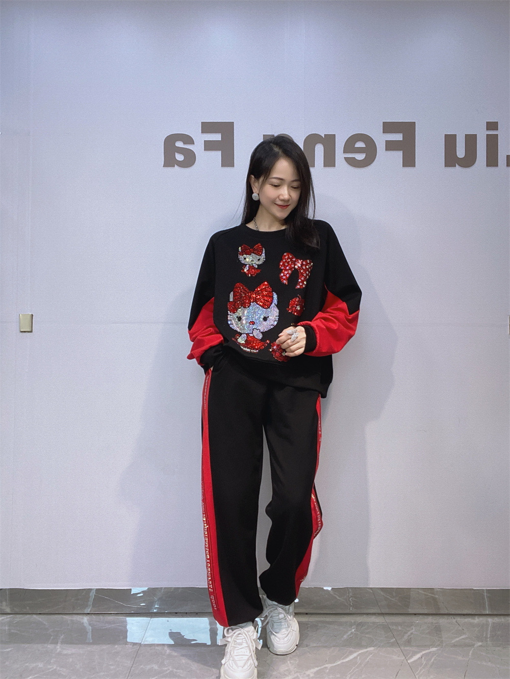 Europa y Estados Unidos de otoño nuevo cuello redondo pantalones de manga larga set de mujeres pantalones largos casuales sueltos ropa deportiva dos piezas set