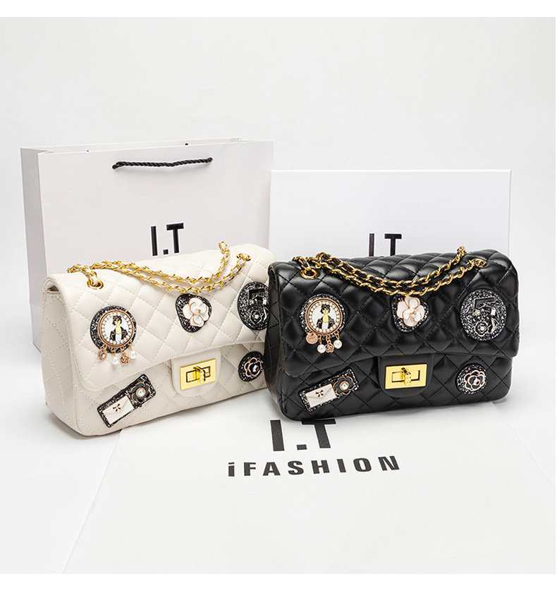 Túi đeo chéo nữ da cừu họa tiết caro dây xích kiểu Chanel — Màu đen, Màu trắng be chi tiết 12