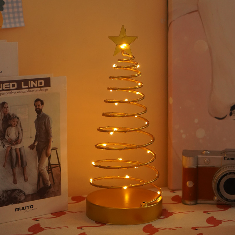 Nuevo transfronterizo LED estrella lámpara de cristal comercial de árbol de Navidad modelado lámpara de escritorio pequeña lámpara de alambre de cobre decoración lámpara de noche