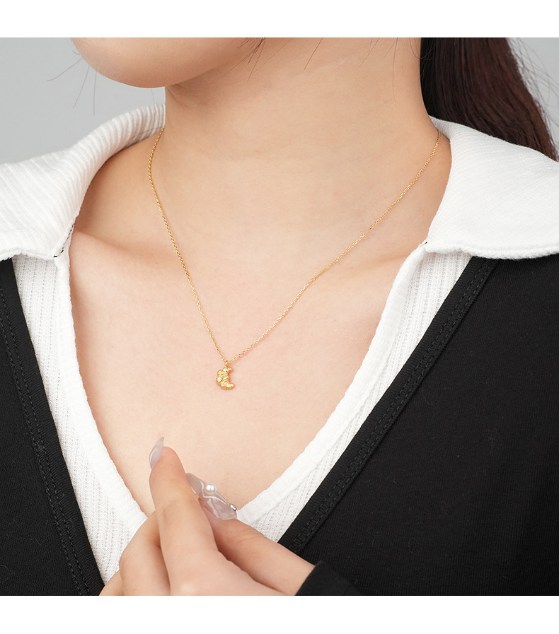 All Seasons Season Women's Gender 925 Sterling Silver Plating Horns Pendant Necklace