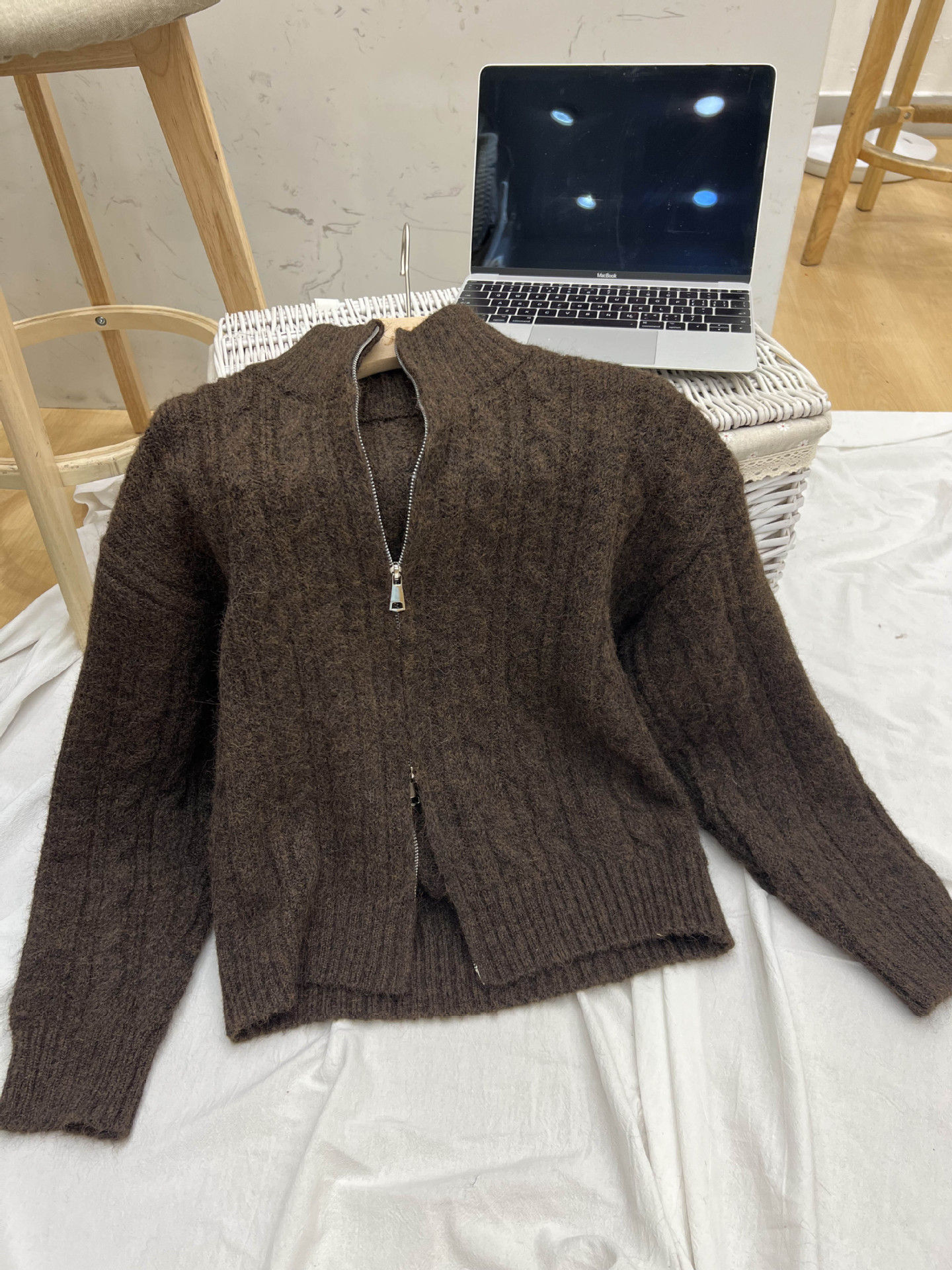 24 invierno Puyuan collar de pila retro flor trenzada lana tejido cardigan de color sólido de mujer coreana