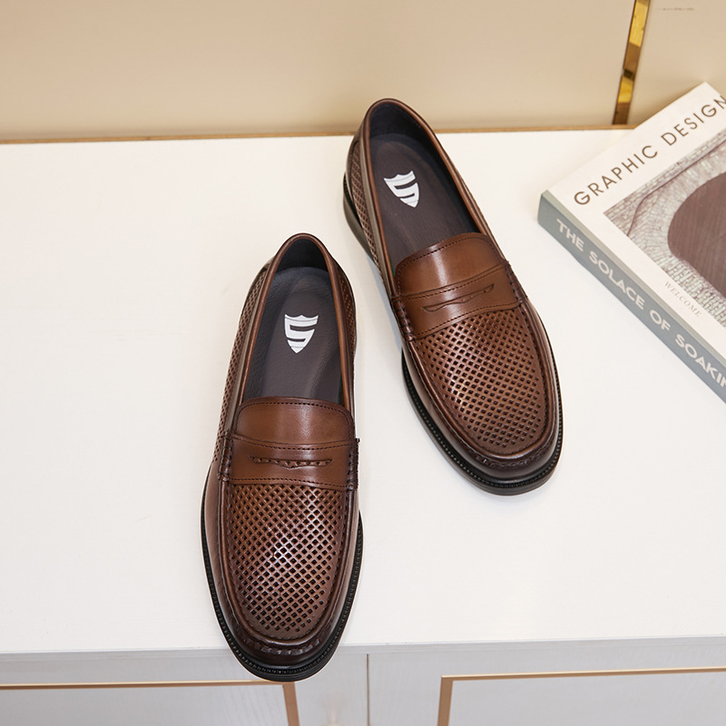 Leather hollow breathable men's business casual leather shoes cover foot punching professional men's shoes_voghion.com