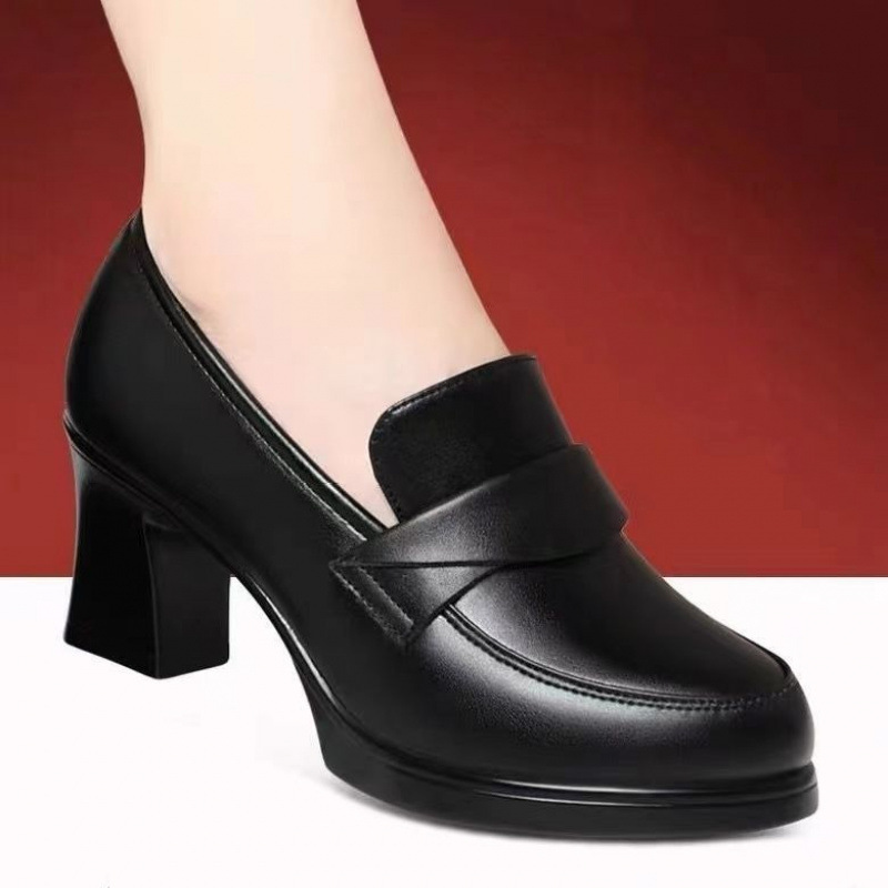 Black wear-resistant women's shoes made of genuine soft leather…