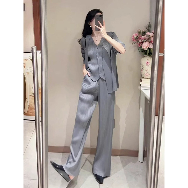Miyake 2025 Spring New Set Elegant Slimming Casual Pants Women Versatile Pleated Solid Color Vest Three-Piece Set
