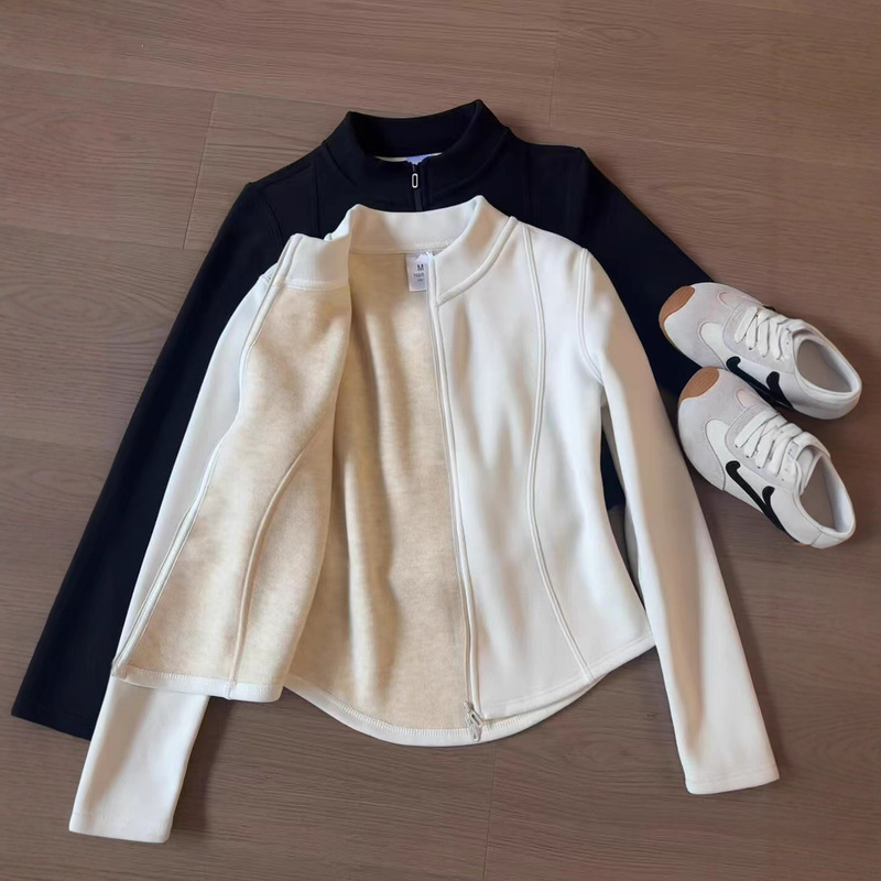Fleece-Lined Sweatshirt in New Apricot Color, Slim-Fit Jacket, Base Layer for Women, Winter Warm Top, Inner Layer for Windbreaker, Double-Sided Fleece Fleece-Lined Sweatshirt in New Apricot Color, Slim-Fit Jacket, Base Layer for Women, Winter Warm Top, Inner Layer for Windbreaker, Double-Sided Fleece