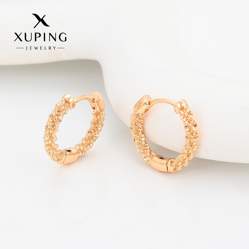 Xuping estilo retro torcido aretes de aretes