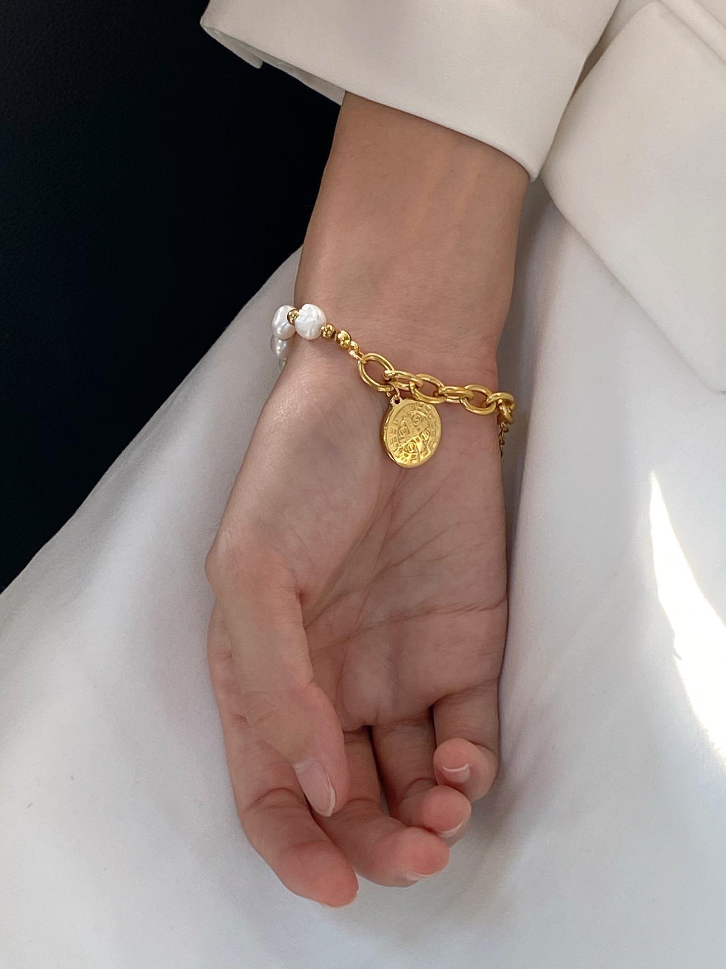 1 Piece Simple Style Geometric Alloy Plating Womenu0027S Bracelets