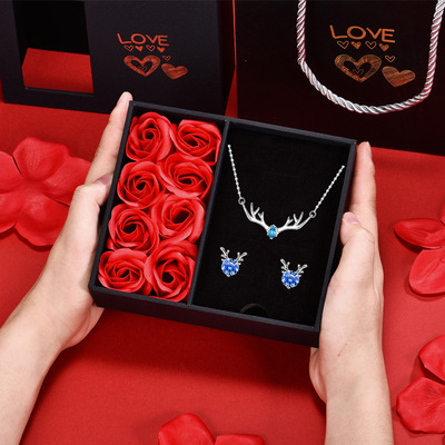 S925 Silver necklace female Elk clavicle Korean Edition fashion Pendant 520 Gift of gift